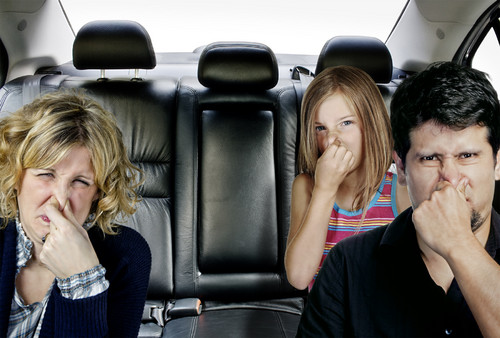 6 mùi lạ giúp bạn nhận biết tình trạng xe ô tô